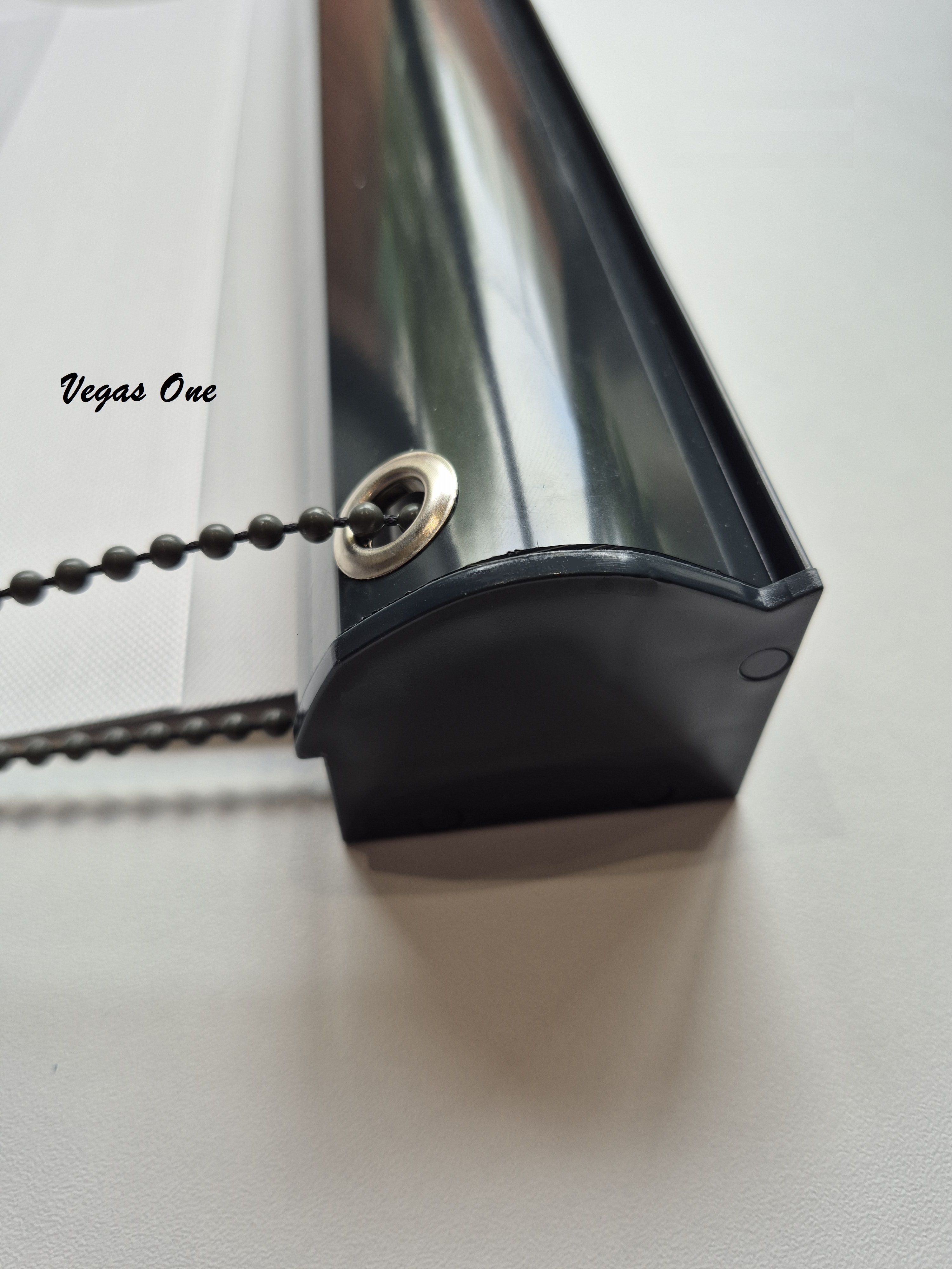 Free Hanging Blind 10